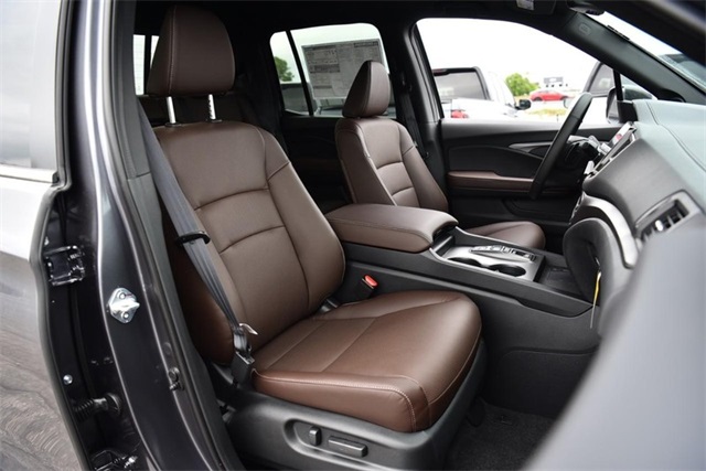 Vehicle image 25 of 29