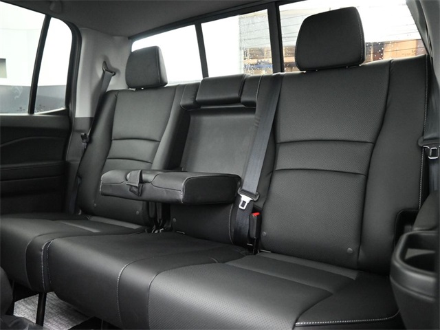 2025 Honda Ridgeline RTL+ Image 40 of 59