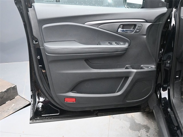 2025 Honda Ridgeline RTL+ Image 49 of 59