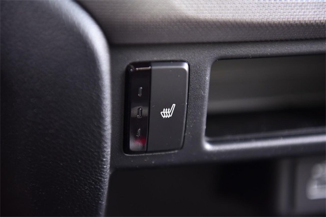 Vehicle image 17 of 29