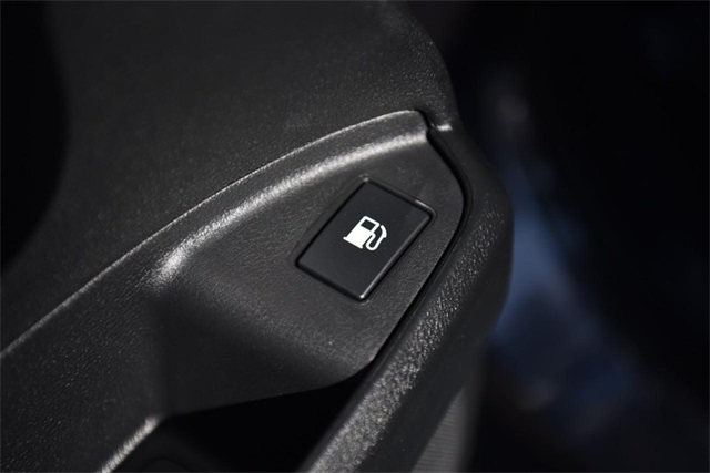 Vehicle image 10 of 29