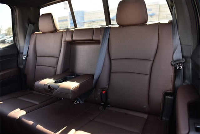 Vehicle image 27 of 29