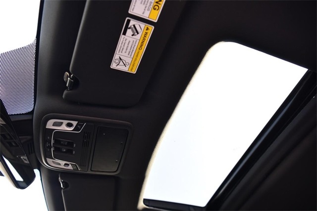 Vehicle image 26 of 29