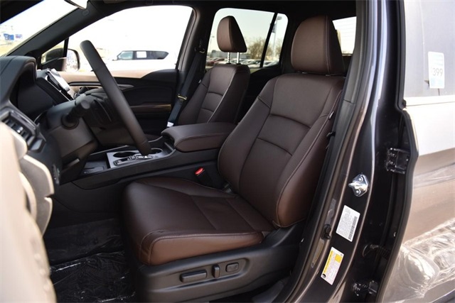 Vehicle image 24 of 29