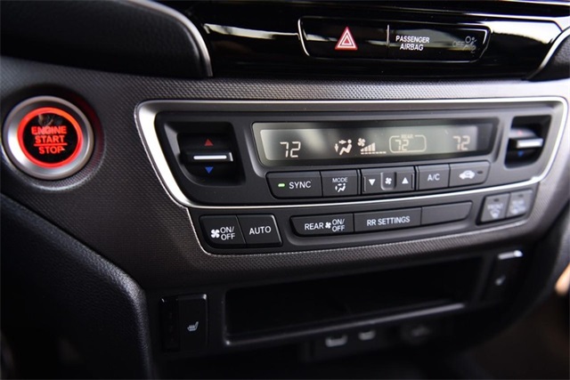 Vehicle image 16 of 29