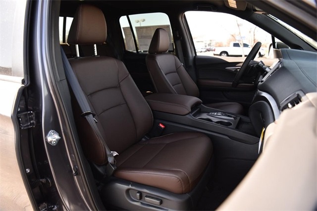 Vehicle image 25 of 29
