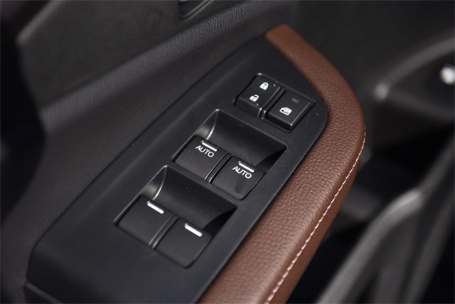 Vehicle image 9 of 29