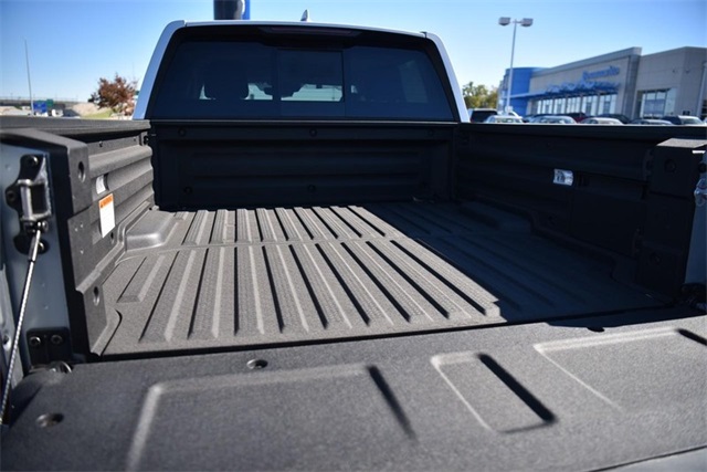 Vehicle image 7 of 29