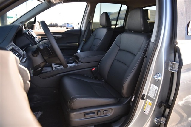 Vehicle image 24 of 29