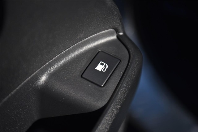Vehicle image 10 of 29