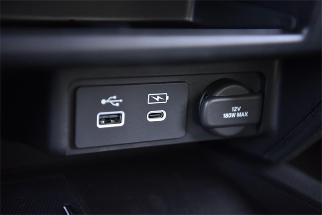 Vehicle image 18 of 29