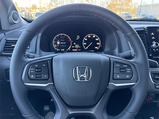 Vehicle image 11 of 16