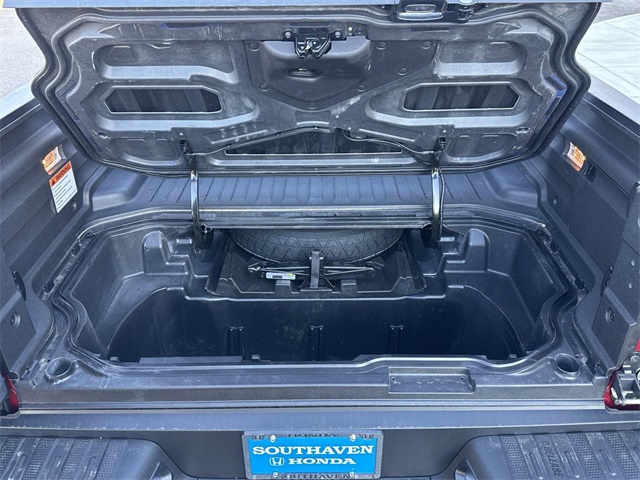 Vehicle image 6 of 16