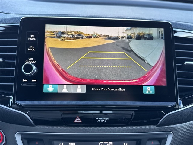 Vehicle image 14 of 16