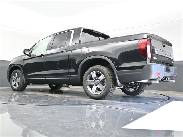 Vehicle image 21 of 33