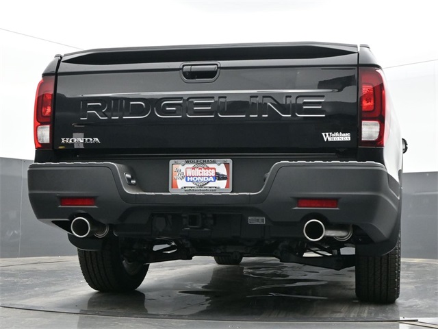 Vehicle image 18 of 33