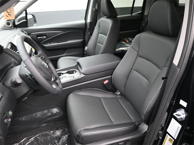 Vehicle image 32 of 33