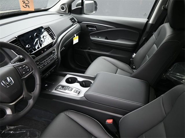 Vehicle image 31 of 33