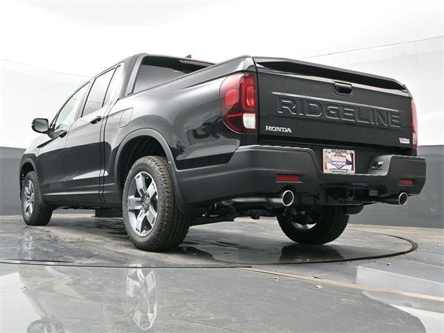 Vehicle image 13 of 33