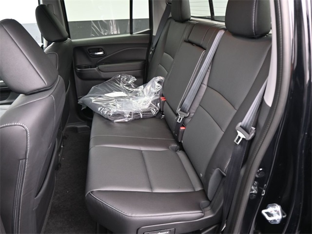 Vehicle image 27 of 33