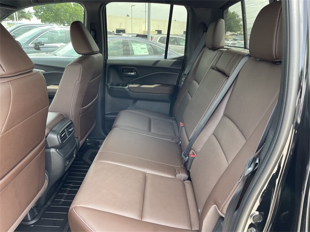 Vehicle image 25 of 26