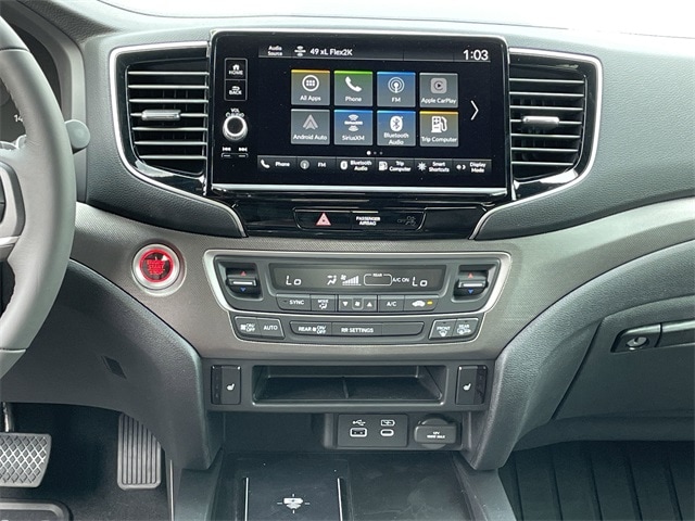 Vehicle image 14 of 26