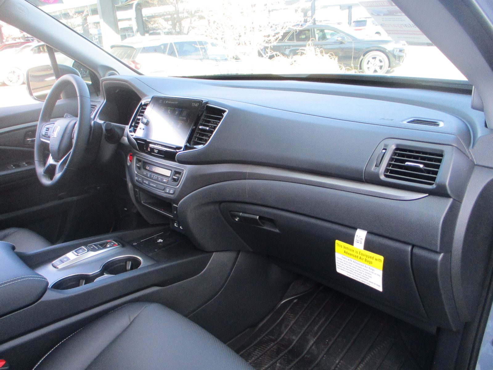 Vehicle image 31 of 37