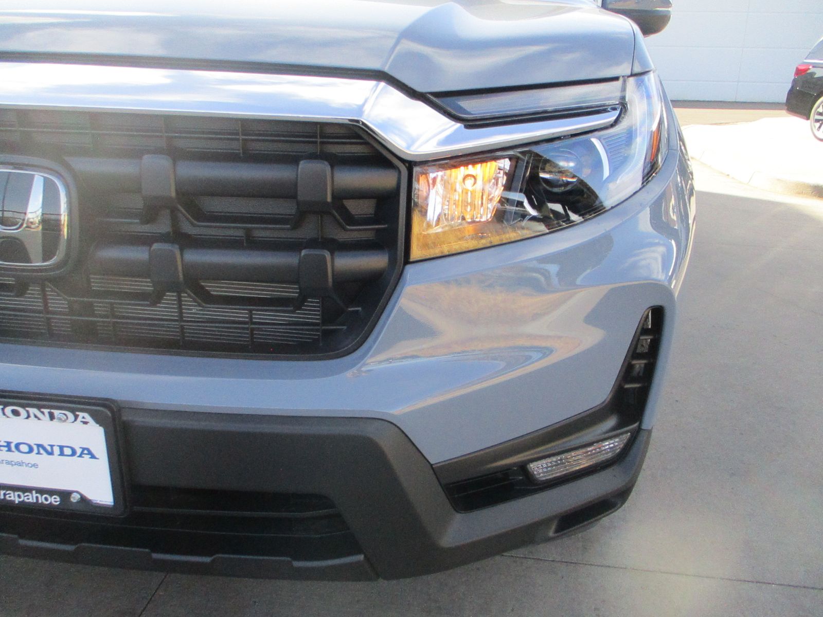 Vehicle image 33 of 37