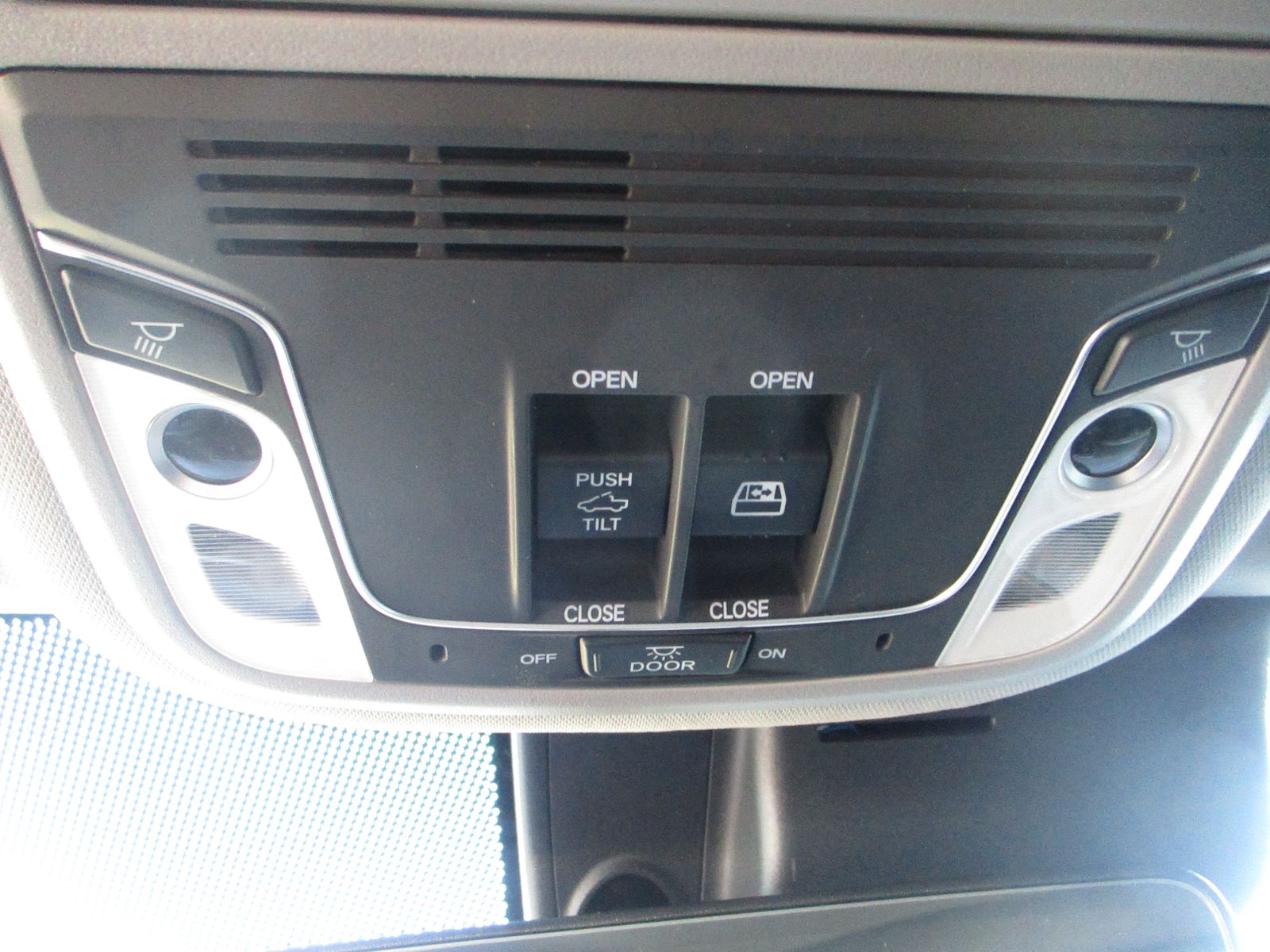 Vehicle image 19 of 37