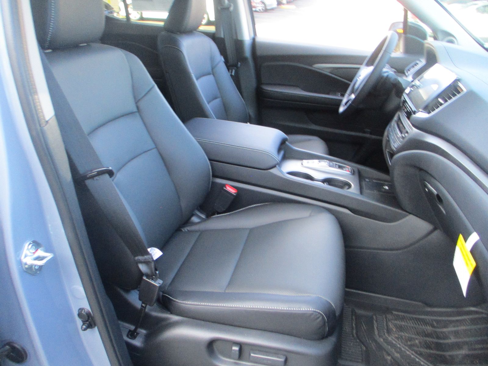 Vehicle image 29 of 37