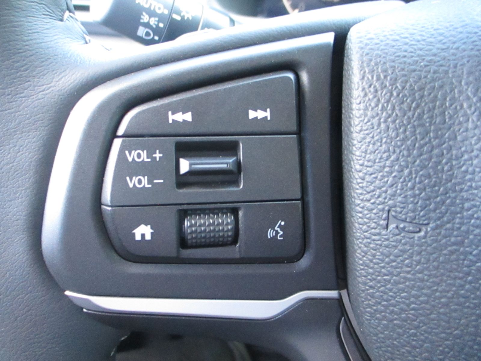 Vehicle image 14 of 37