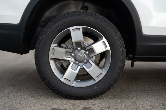 Vehicle image 11 of 42