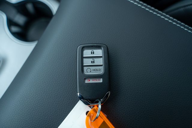 Vehicle image 29 of 42