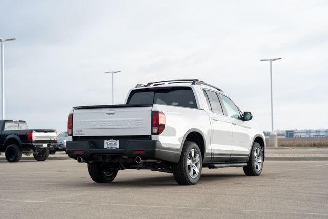 Vehicle image 5 of 42