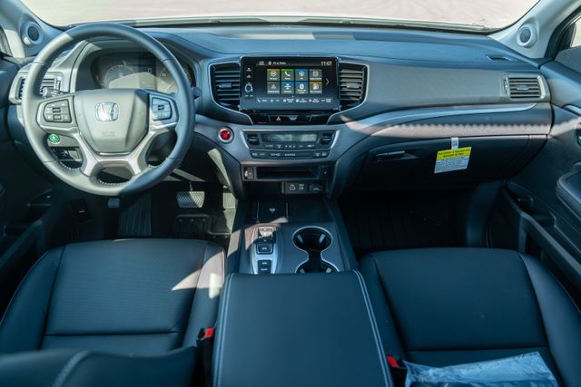 Vehicle image 20 of 42