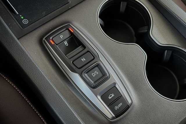 Vehicle image 23 of 32