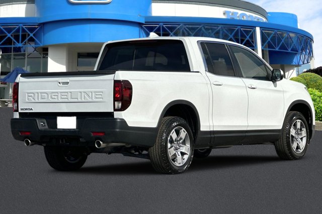 Vehicle image 6 of 32