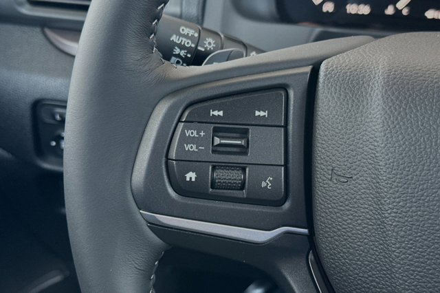 Vehicle image 26 of 32