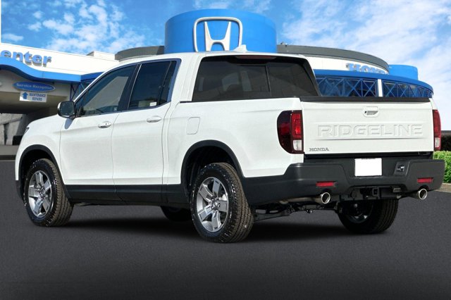 Vehicle image 7 of 32