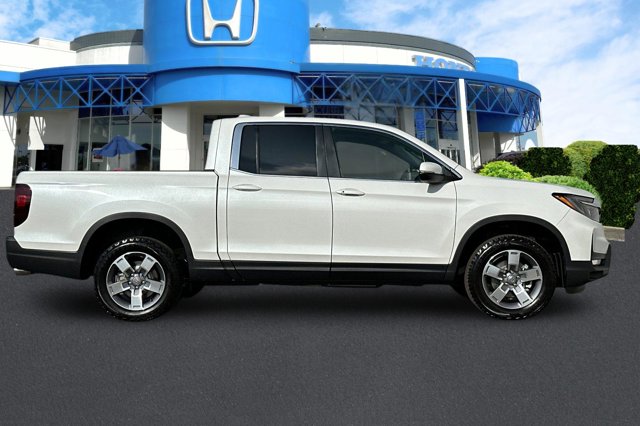 Vehicle image 5 of 32