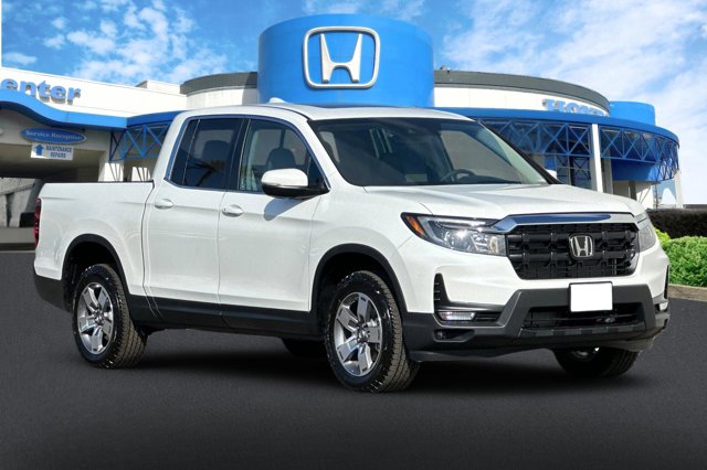 Vehicle image 4 of 32