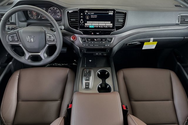 Vehicle image 15 of 32