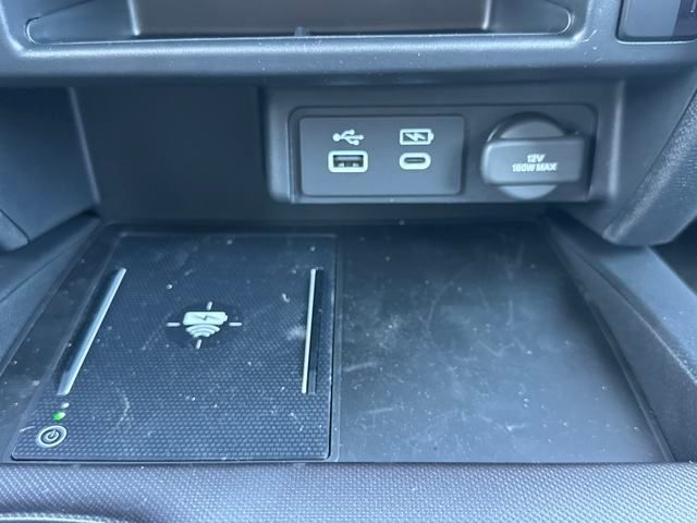 Vehicle image 24 of 36