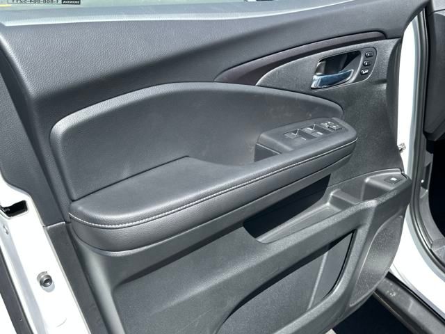 Vehicle image 10 of 36