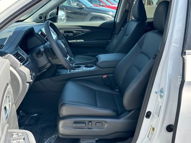 Vehicle image 9 of 36