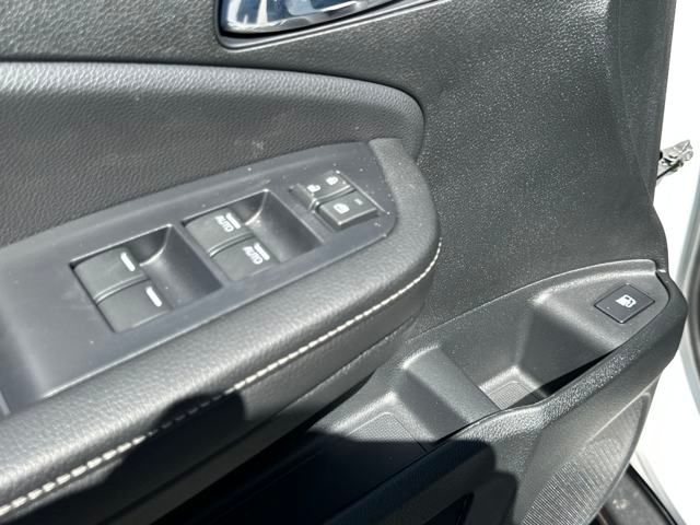 Vehicle image 11 of 36