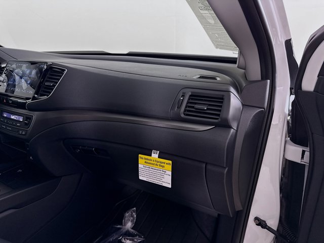 Vehicle image 31 of 35