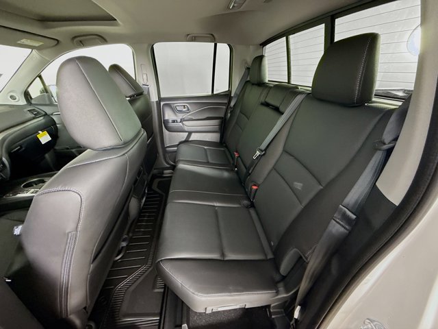 Vehicle image 27 of 35