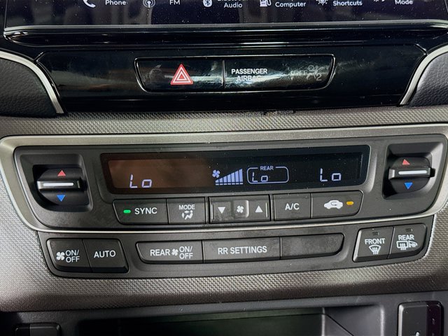 Vehicle image 17 of 35