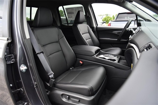 Vehicle image 25 of 29
